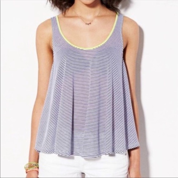 American Eagle Outfitters Tops - EUC CUTE AMERICAN EAGLE ALOHA TANKTOP